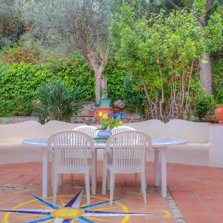 빌라 Anacapri With Garden
