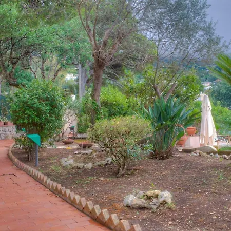 빌라 Anacapri With Garden